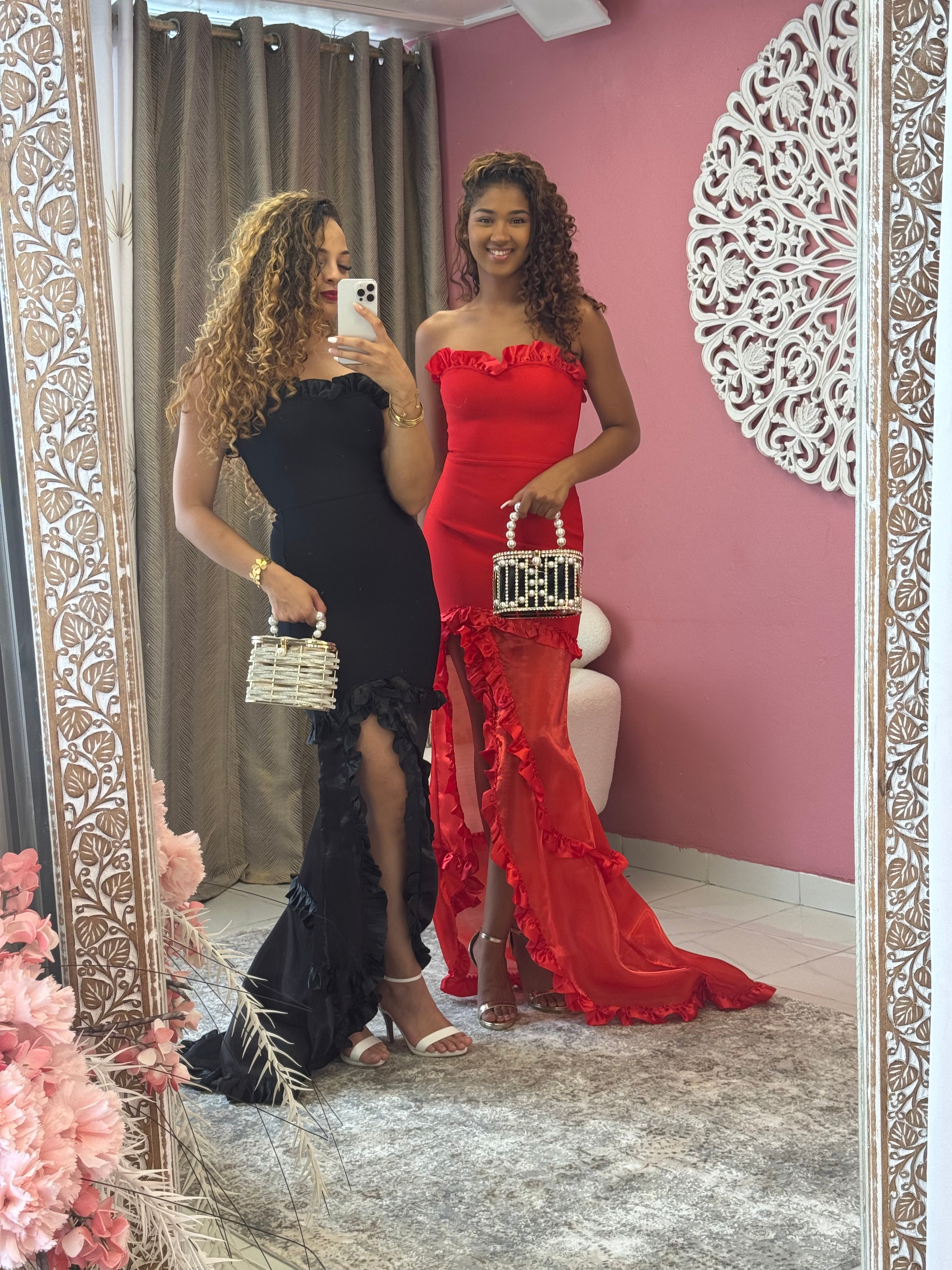 Robe de soirée bandage  en bustier , élégante, épaule dénudée , longueur au sol