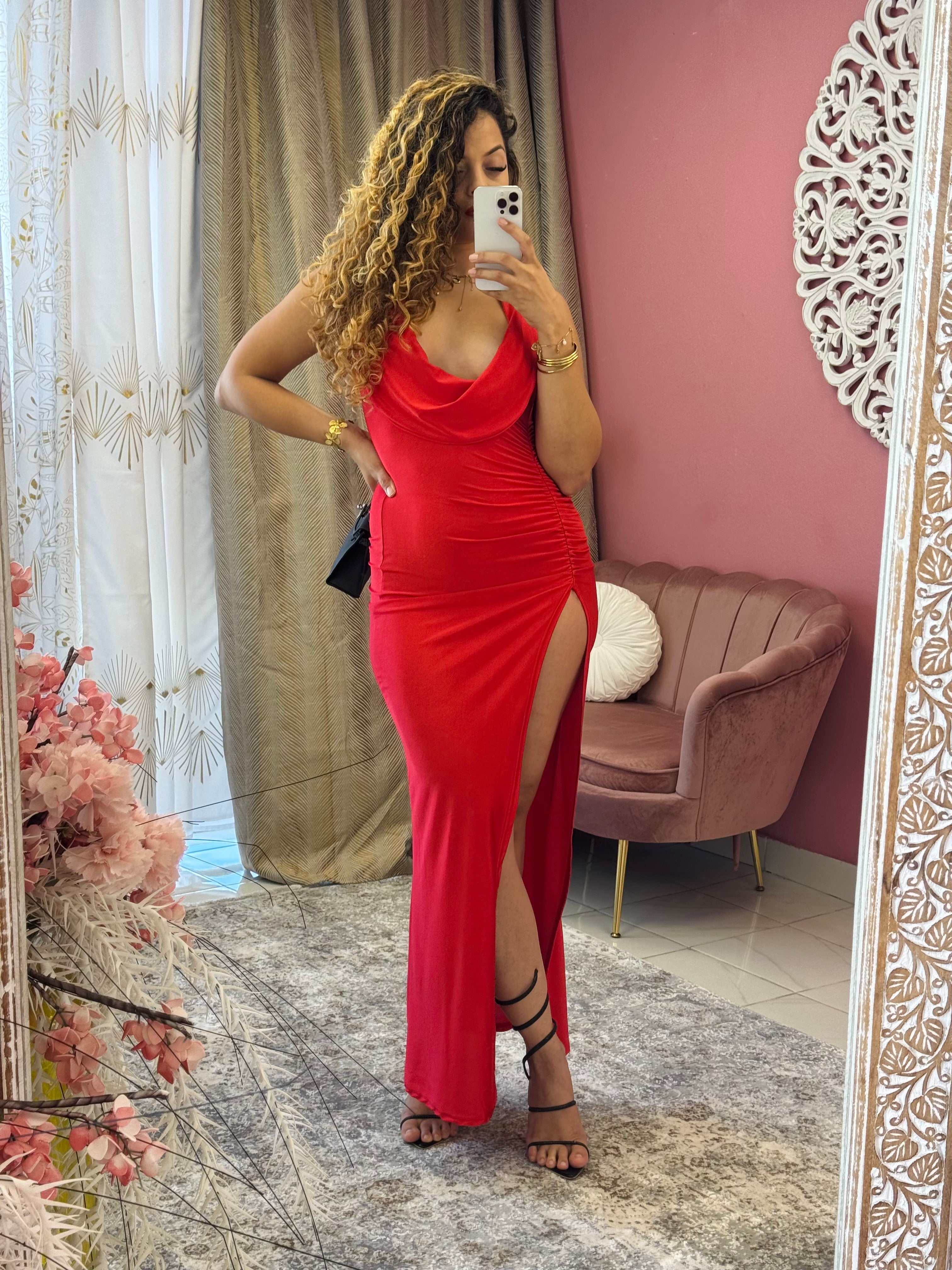 Robe à col pivotant , fente haute , dos nu