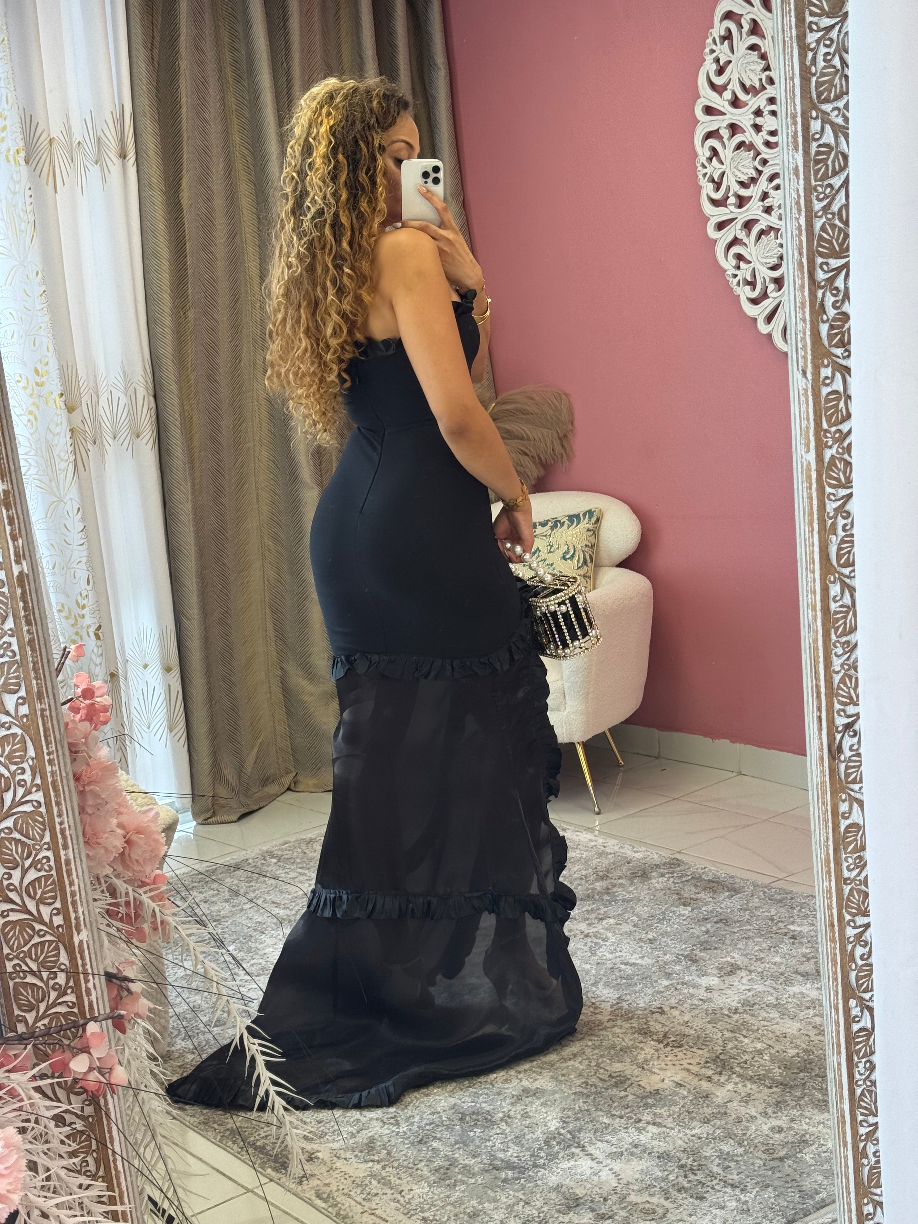 Robe de soirée bandage  en bustier , élégante, épaule dénudée , longueur au sol