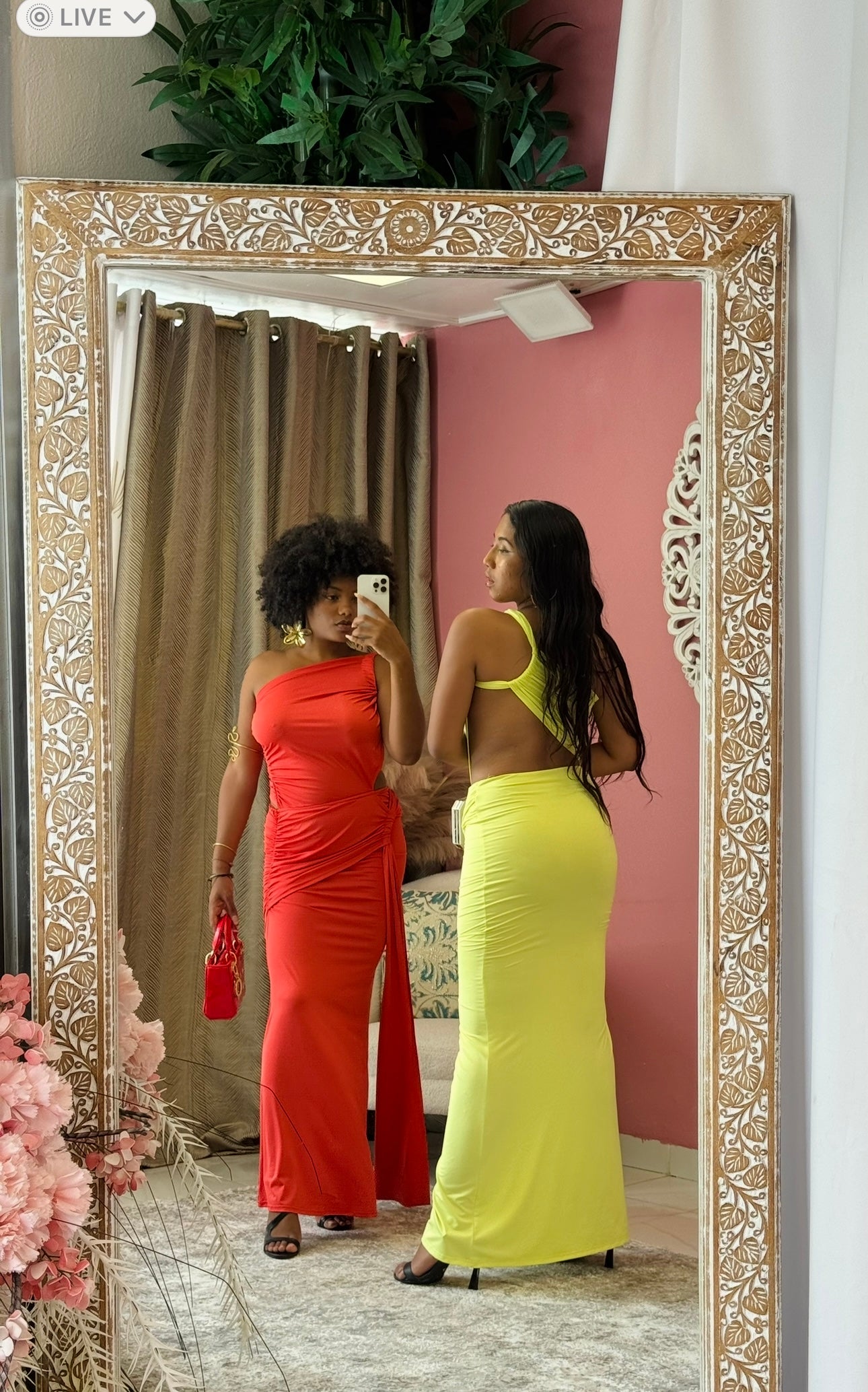 Robe de soirée longue , asymétrique épaule dénudée, découper