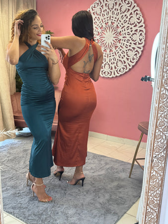 Robe, satin, dos nu