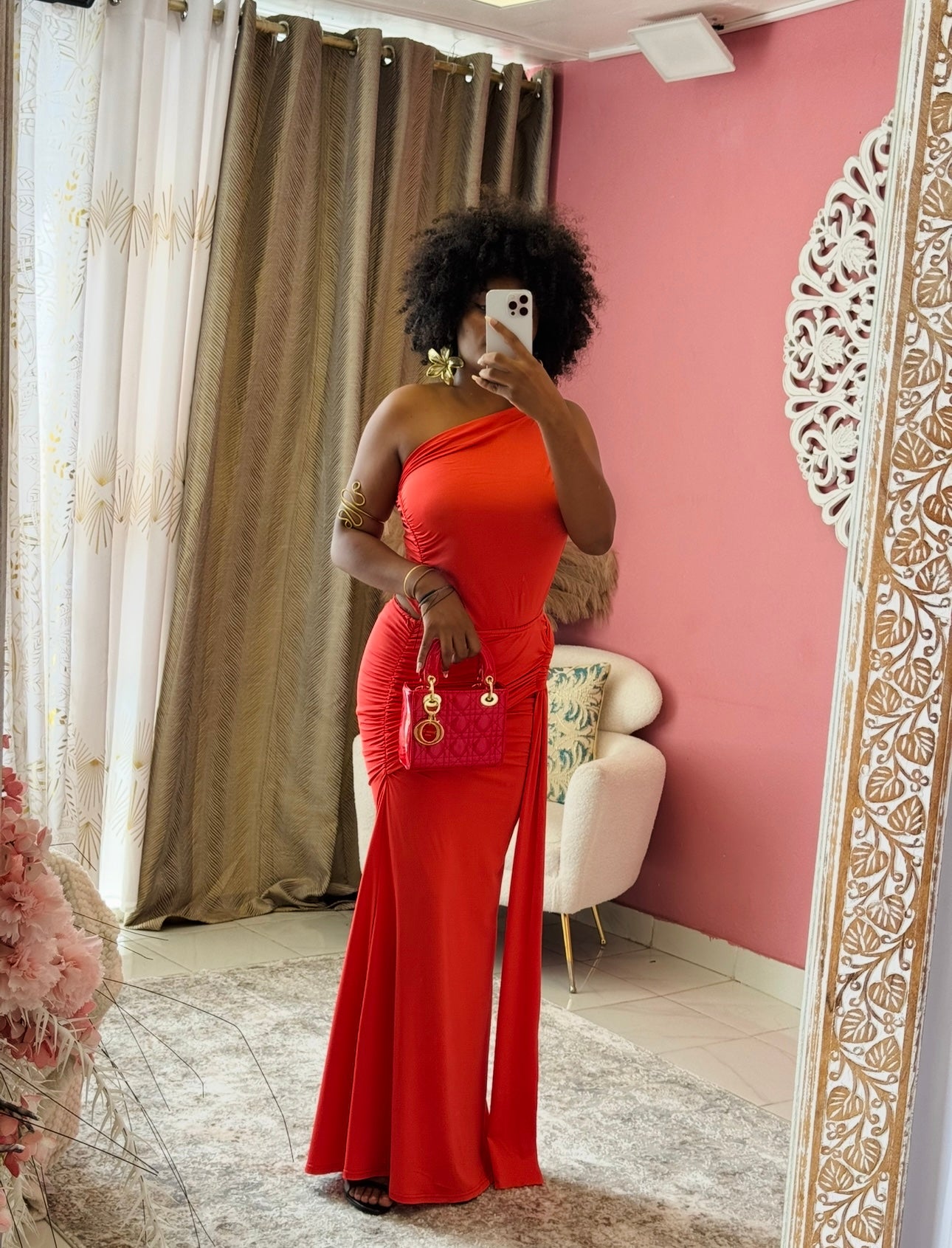 Robe de soirée longue , asymétrique épaule dénudée, découper