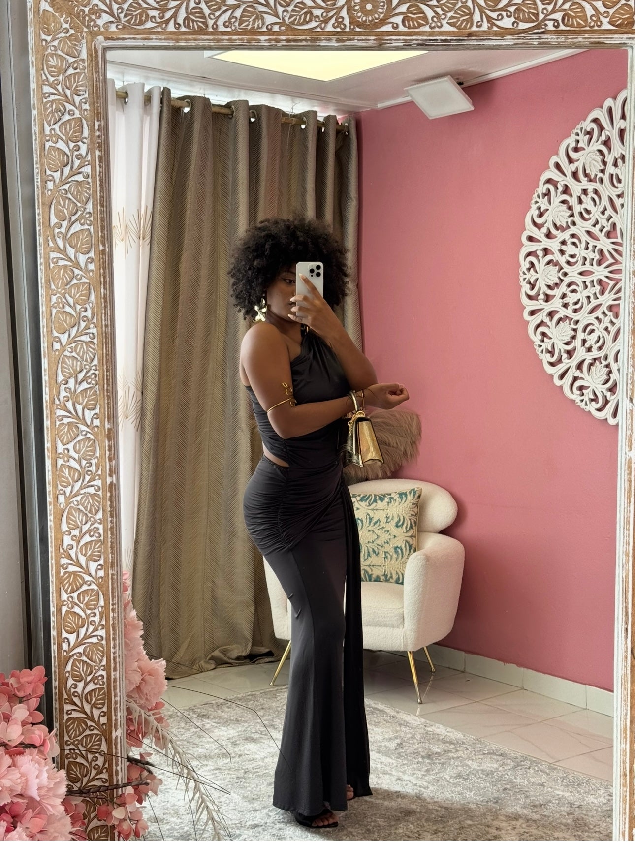 Robe de soirée longue , asymétrique épaule dénudée, découper